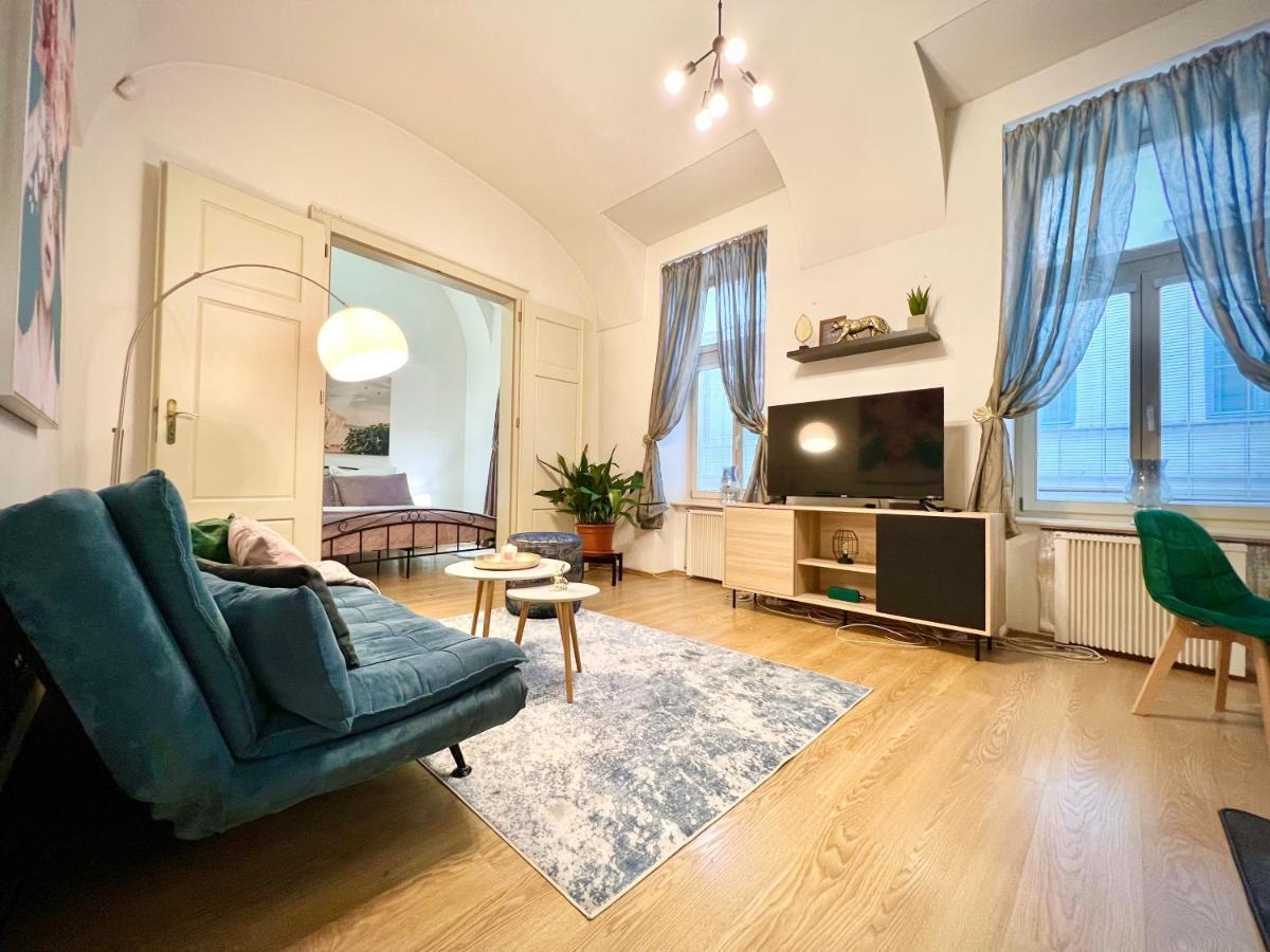 Elegant Apartment In Košice Buitenkant foto